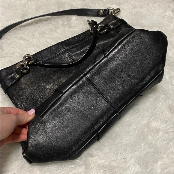 Coach Brooke Convertible hobo shoulder bag black pebbled leather, F17165. - Picture 4 of 7